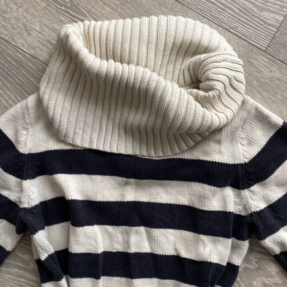 Tommy Hilfiger sweater dress - Picture 2 of 6